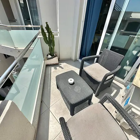 Surfer's View Pool Ac Wifi Deskterrace And Parking *