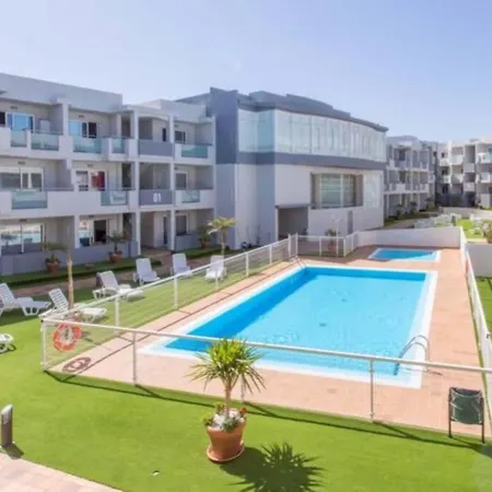 Surfer's View Pool Ac Wifi Deskterrace And Parking * Corralejo