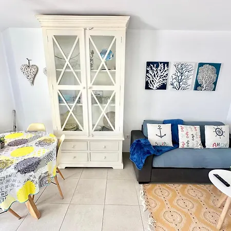 Surfer's View Pool Ac Wifi Deskterrace And Parking Corralejo