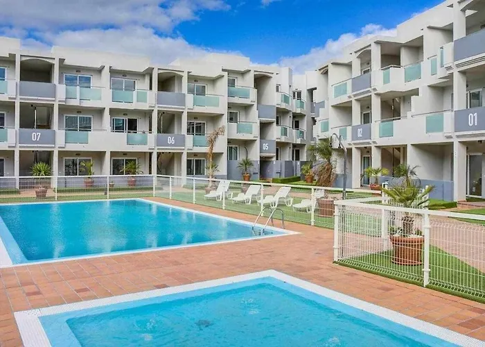 Surfer's View Pool Ac Wifi Deskterrace And Parking Corralejo