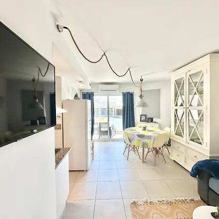 Surfer's View Pool Ac Wifi Deskterrace And Parking Appartamento Corralejo