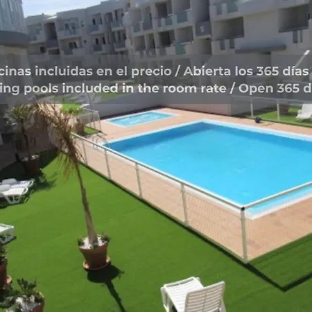 Surfer's View Pool Ac Wifi Deskterrace And Parking Appartamento